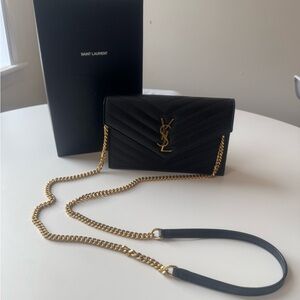 YSL Wallet on chain clutch